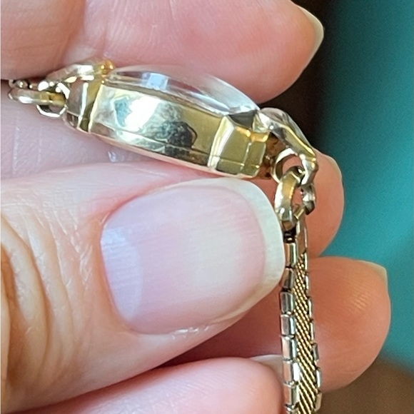 CYMA 14K Gold Elegant Vintage watch. Working condition, wind up.